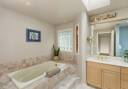 26-meridianvalley-241st-soakingtub
